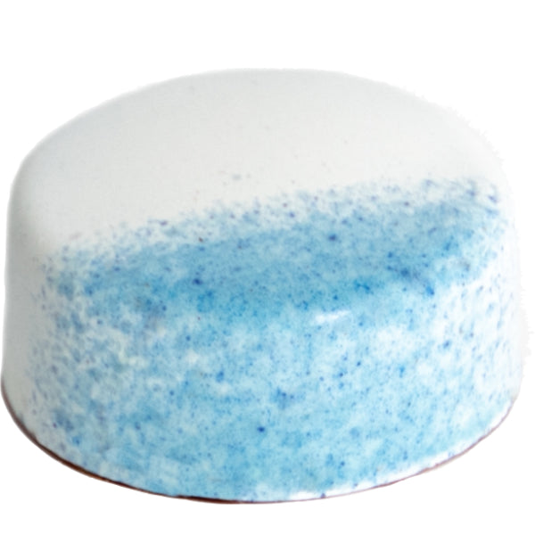 Craving a day at the beach with sun & sand & tiki drinks? Us too! But in the meantime, this nutty & fruity combo will have to do: pineapple jam with a macadamia nut white chocolate creamy base.